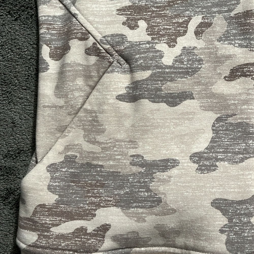 Athleta Triumph Hoodie in Gypsum Camo - Picture 13 of 14